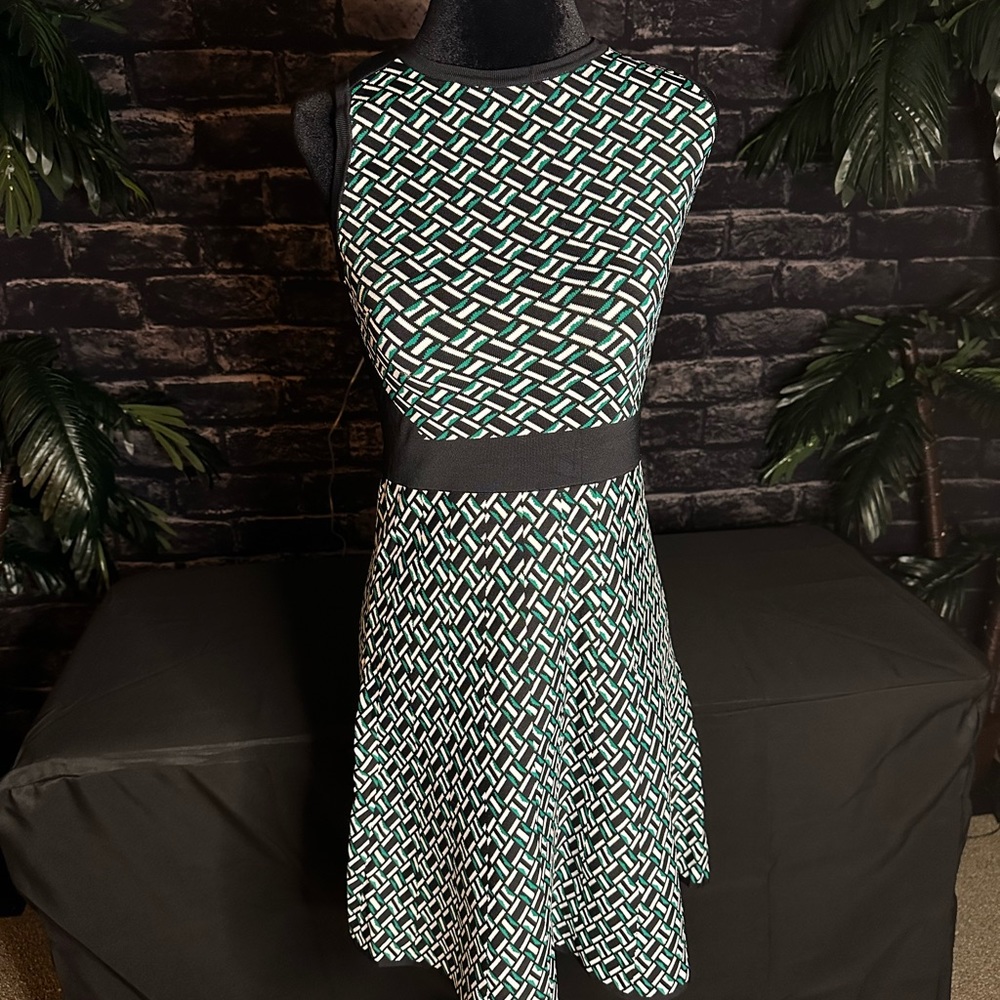 Pre-loved White House black market midi dress Size XS